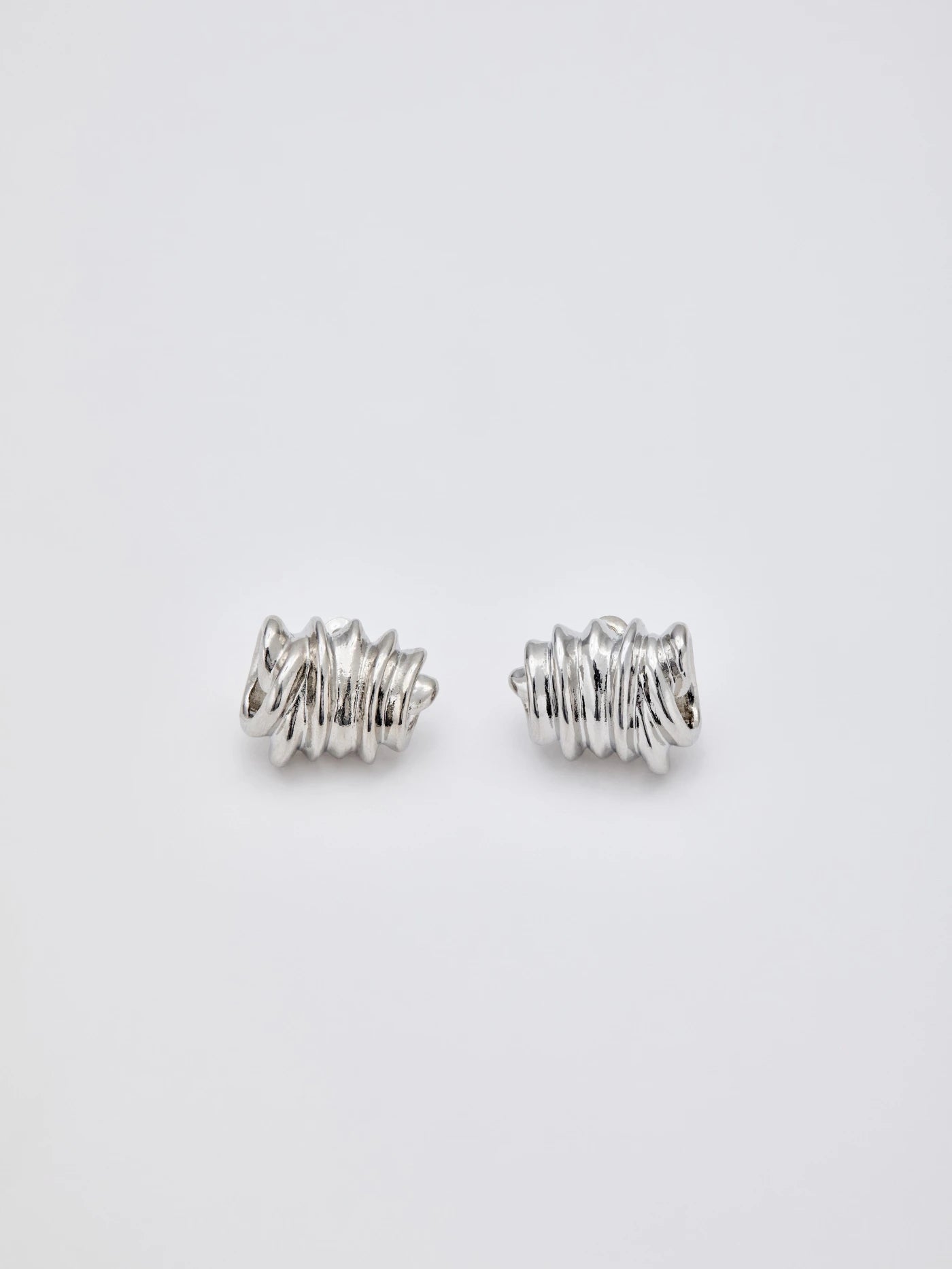 RIDGE STUDS SILVER