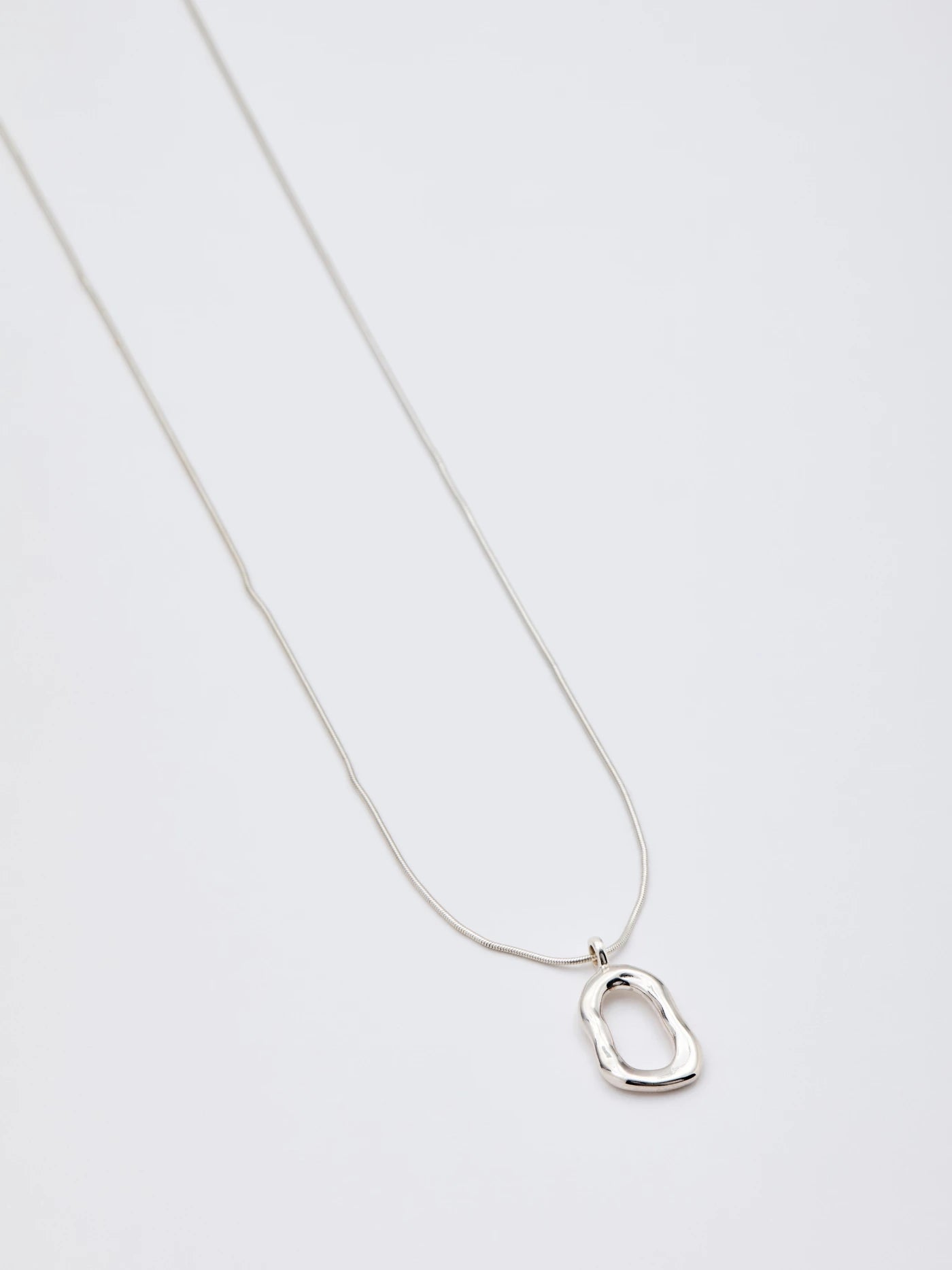 PORTAL PENDANT NECKLACE