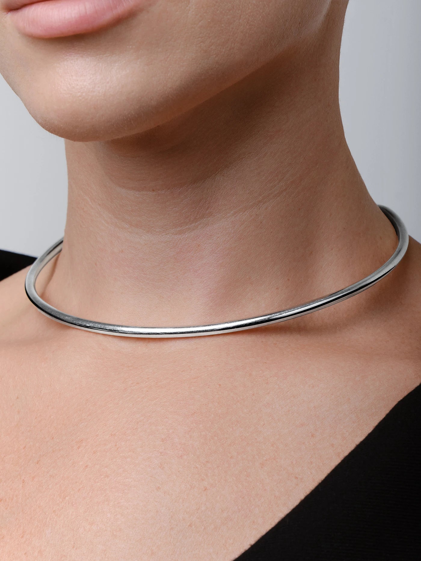 SCULPT NECK CUFF