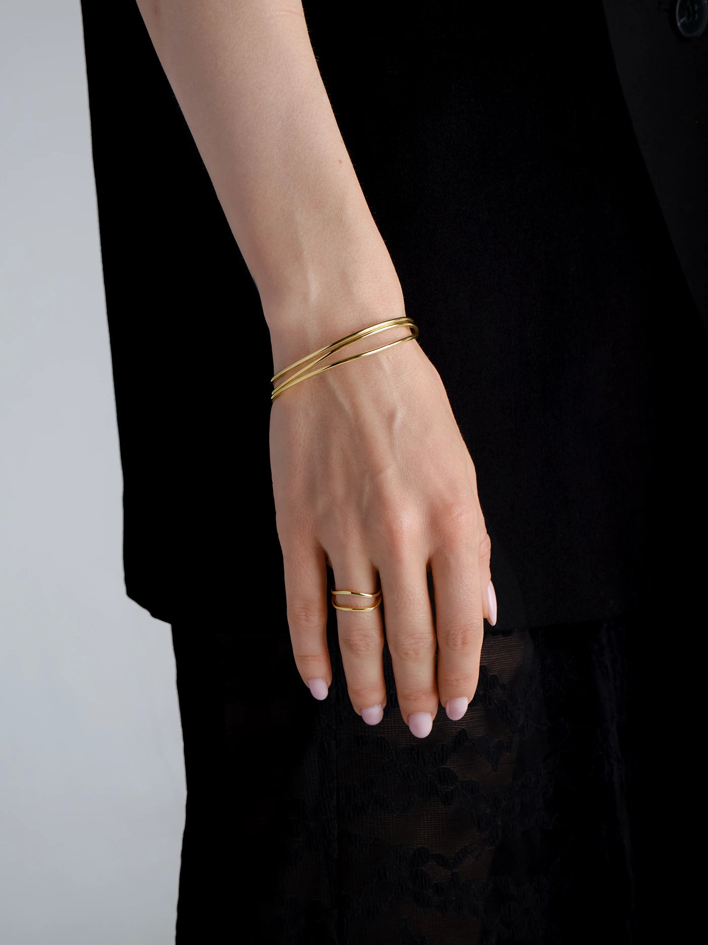 ROUND MINI BANGLE Gold