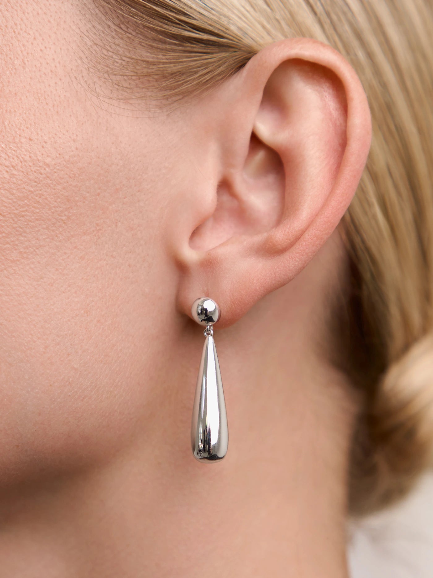 ARIA DROP EARRINGS